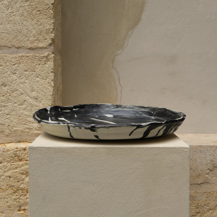 Grand plat en porcelaine