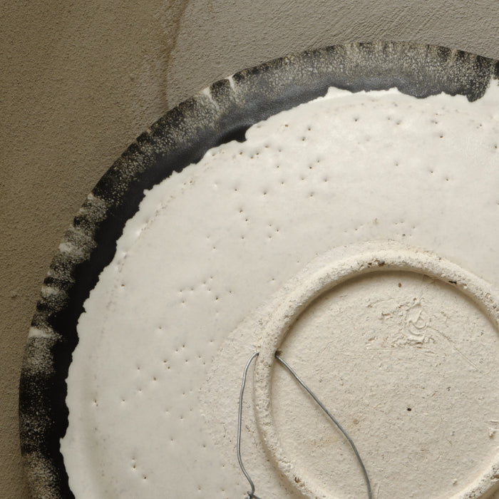 Plat en grès émaillé