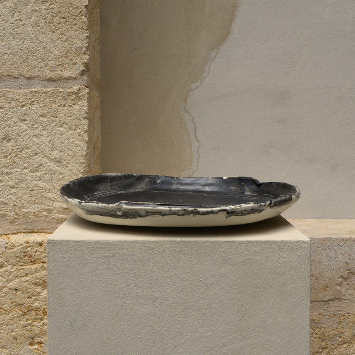 Grand plat en porcelaine